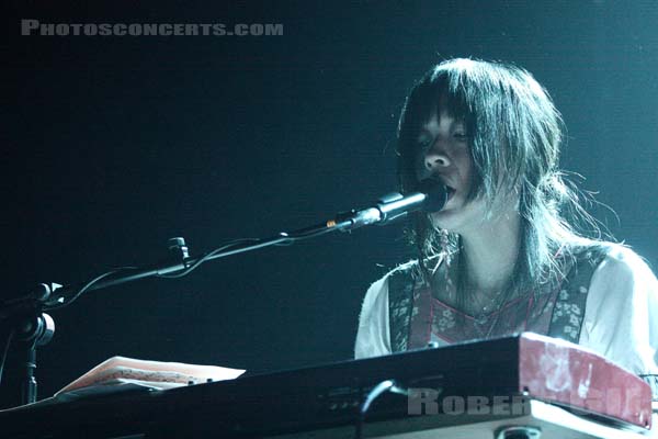 BLONDE REDHEAD - 2007-11-21 - PARIS - Zenith - Kazu Makino